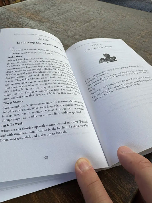 Stoicism: 365 Daily Lessons for Resilience and Motivation